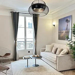  Apartment Charming With Eiffel Tower View